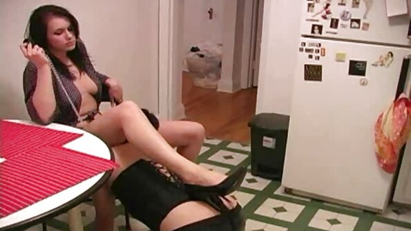 Edel Brünette Arsch gefickt und alte nackte weiber Kopf geben